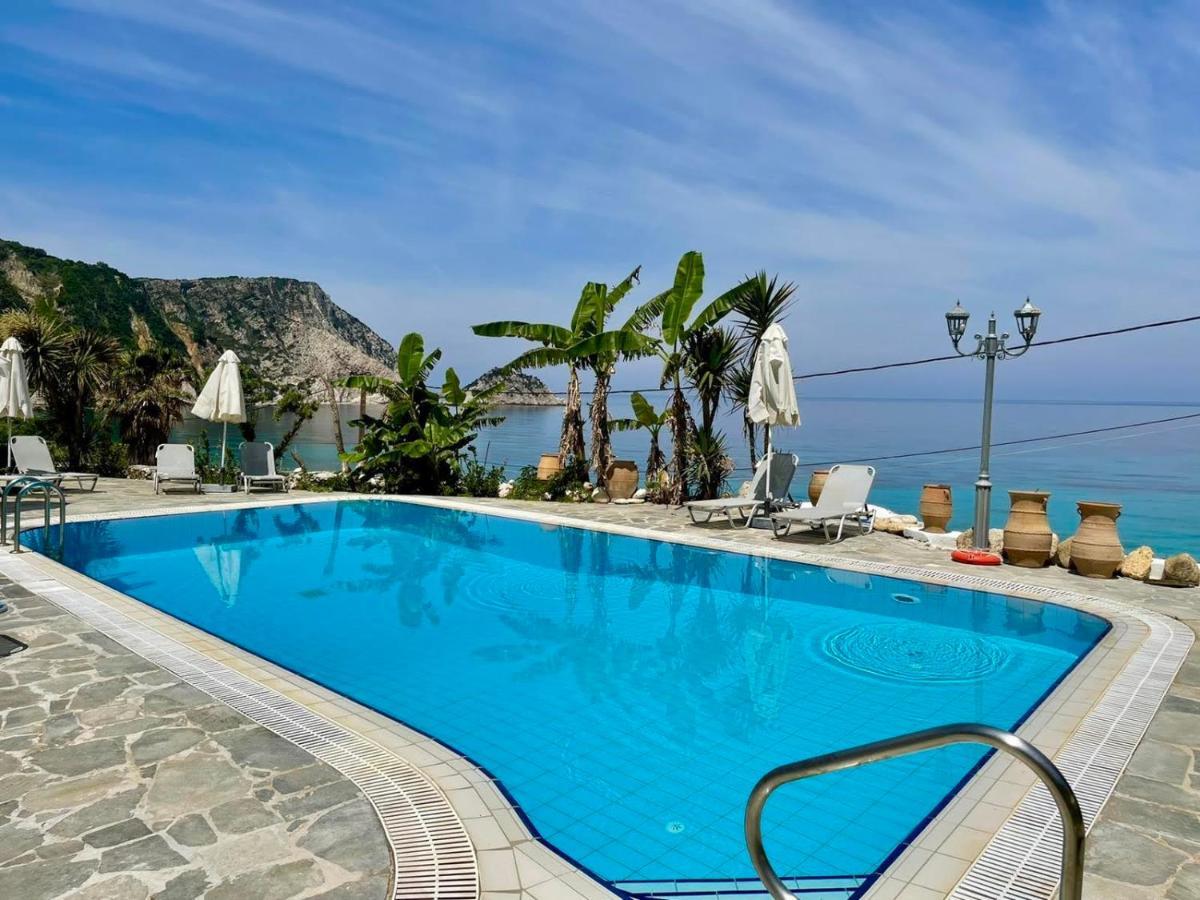 Petani Beach Suites Vóvikes Esterno foto